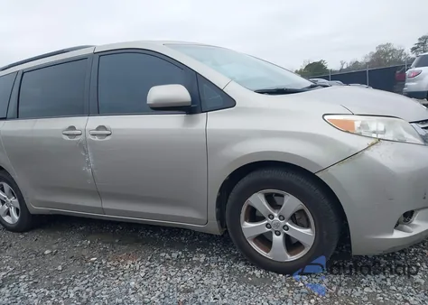 2015 Toyota Sienna Le 8 Passenger из США, поврежденный, VIN 5TDKK3DC1FS582933